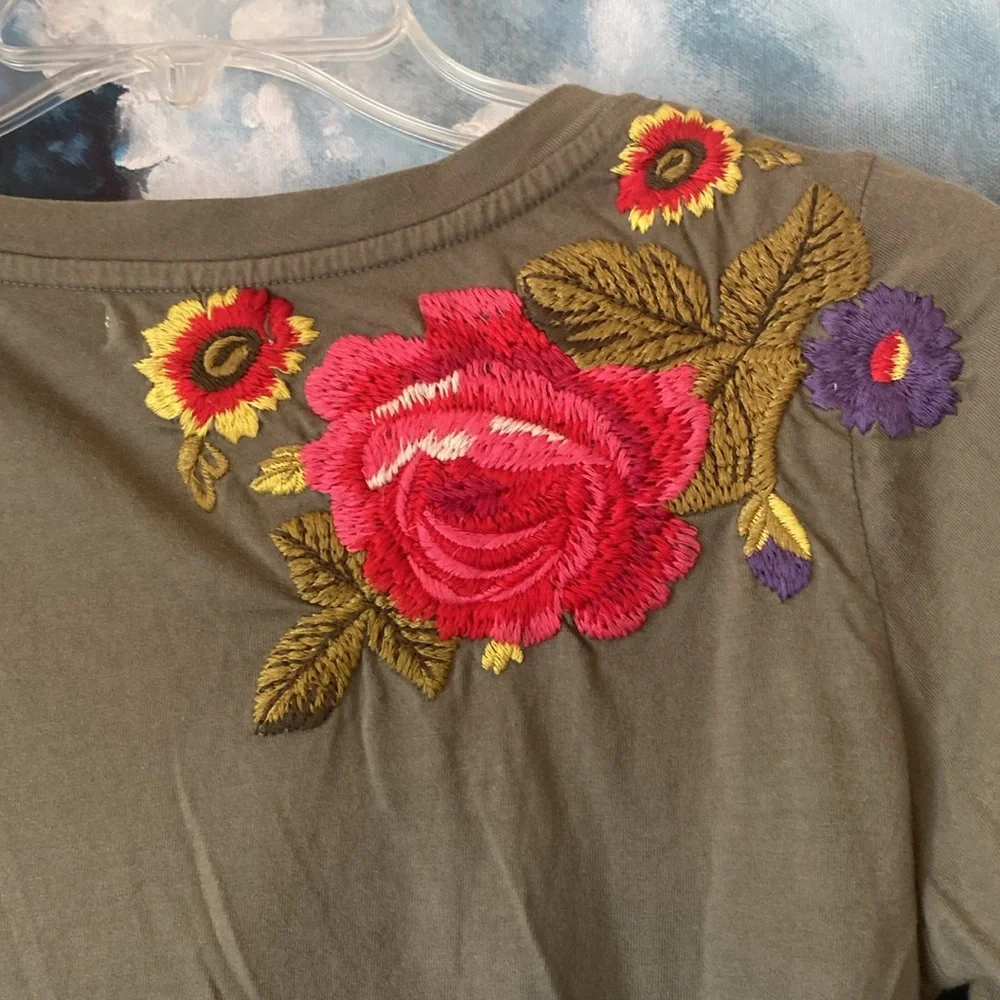 Floral Embroidered Women's Top - Green - Picture 5 of 7